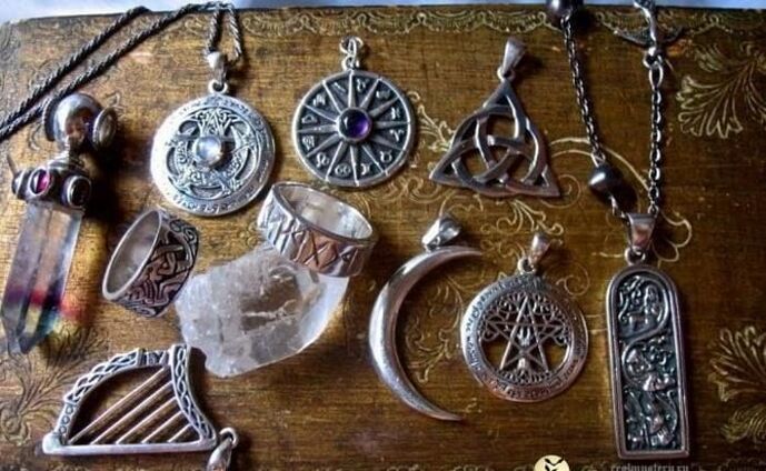 types of amulets for health and luck